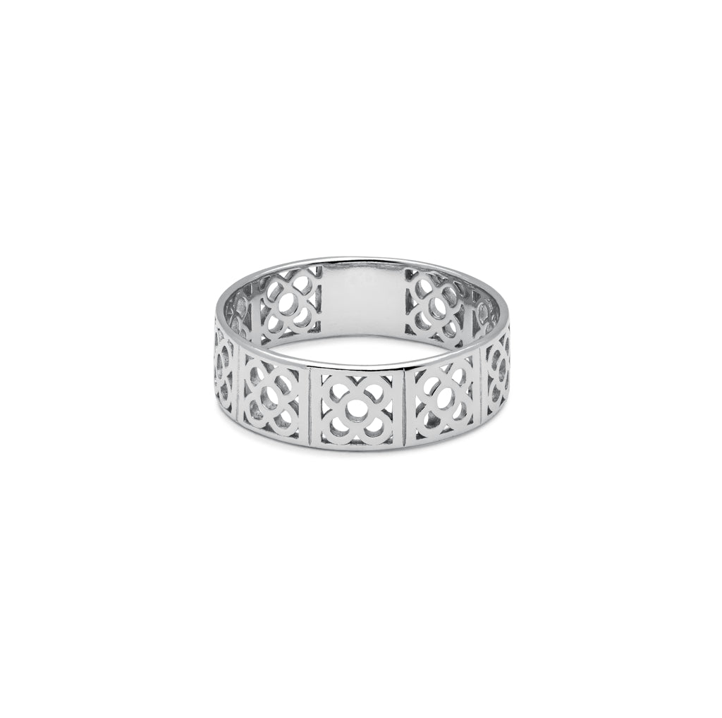 un anillo de plata ideal para mujer, puedes regalarlo a tu novia en san valentin o en el aniversario, es elegante y fino | Joyas Trèsminé
